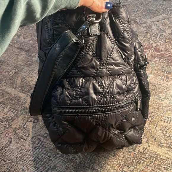 NWT Lulu Sport Brewster Tote Black Quilted Zipper - Picture 4 of 10